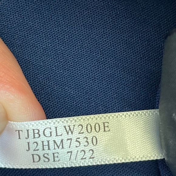 TOMMY HILFIGER
Women's Roll-Tab-Sleeve Button-Down Emblem Shirt - Picture 10 of 15